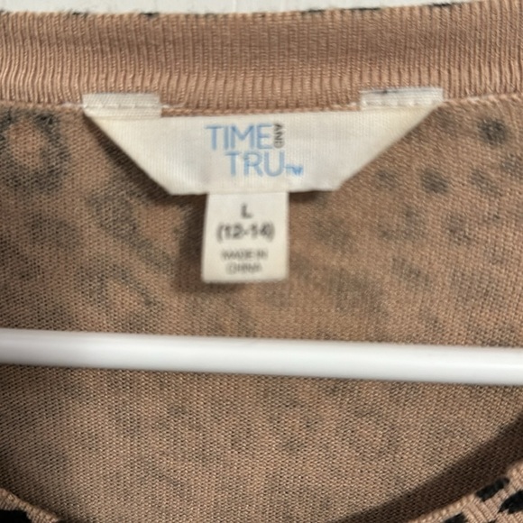 Time & True Leopard print cardigan Size L (12-14) good condition - Picture 2 of 6